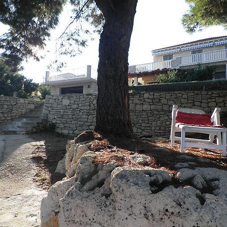 Apartments Holiday Lumbarda Habitación foto