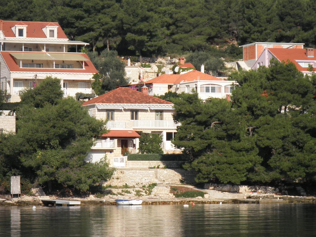 Apartments Holiday Lumbarda Habitación foto
